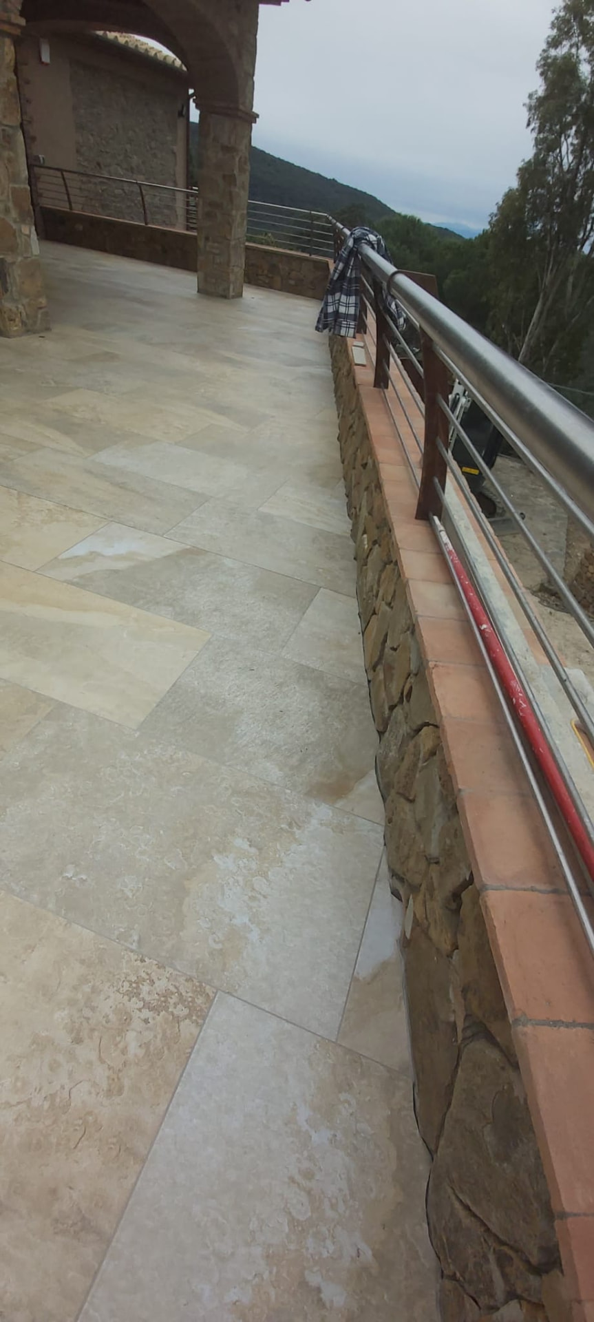 Camminamento esterno — Opere esterne realizzato da Balducci Manutenzioni