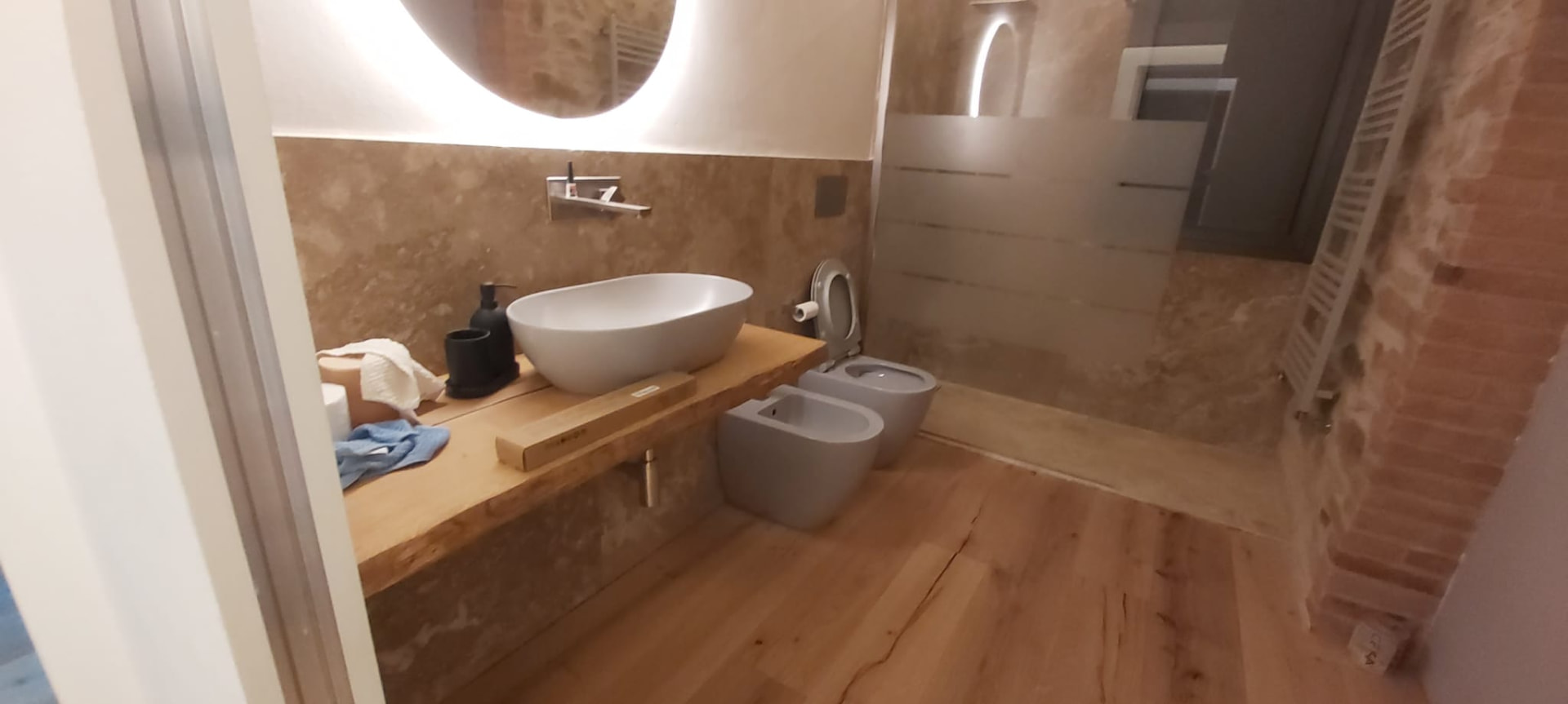 Finiture su misura — Ristrutturazione bagno realizzato da Balducci Manutenzioni